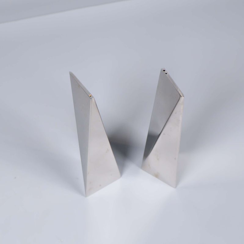 Salt- och pepparkar sedda snett ovanifrån