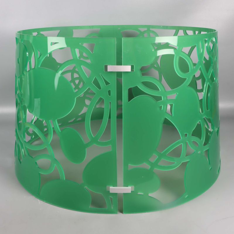 Lampskärm sedd rakt framifrån med synligt öppet mönster