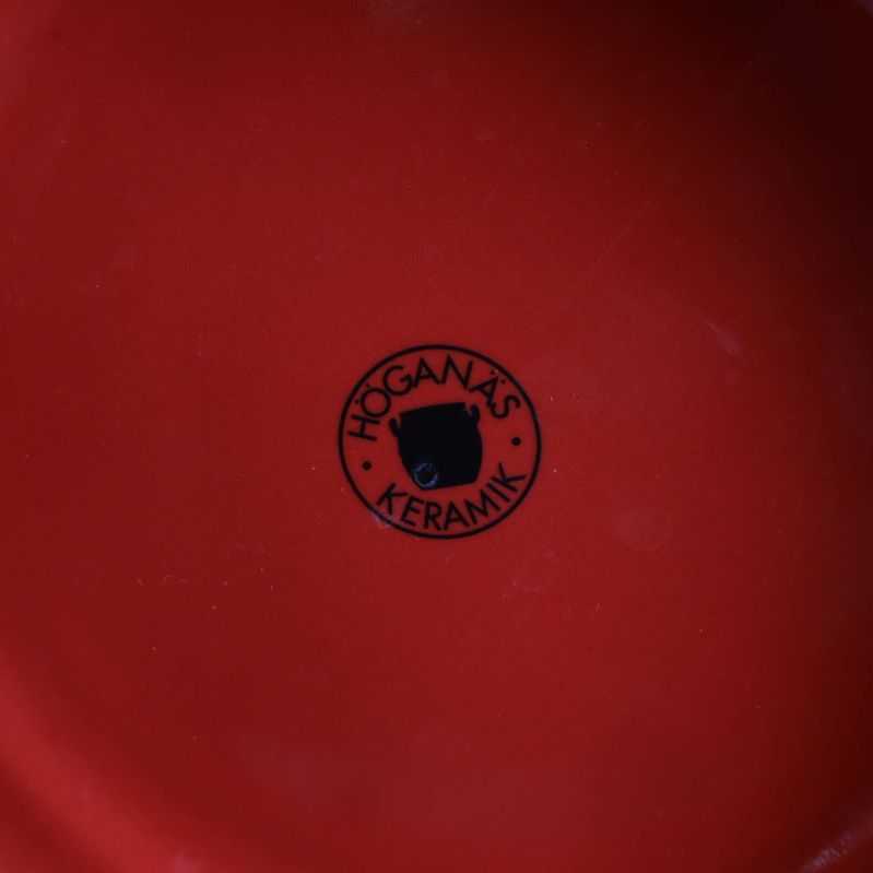 Bottenstämpel med Höganäs Keramik-logotyp
