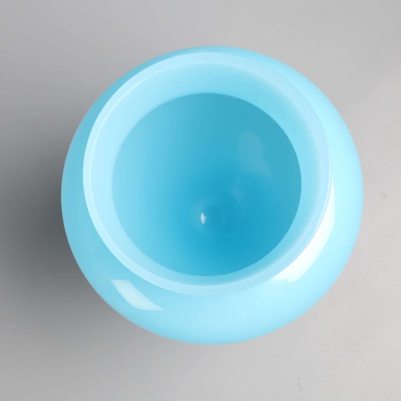 Öppningen på blå vas sedd ovanifrån