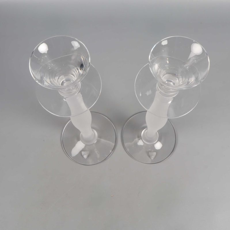 Ljusstakar fotograferade uppifrån visar öppningar och fot