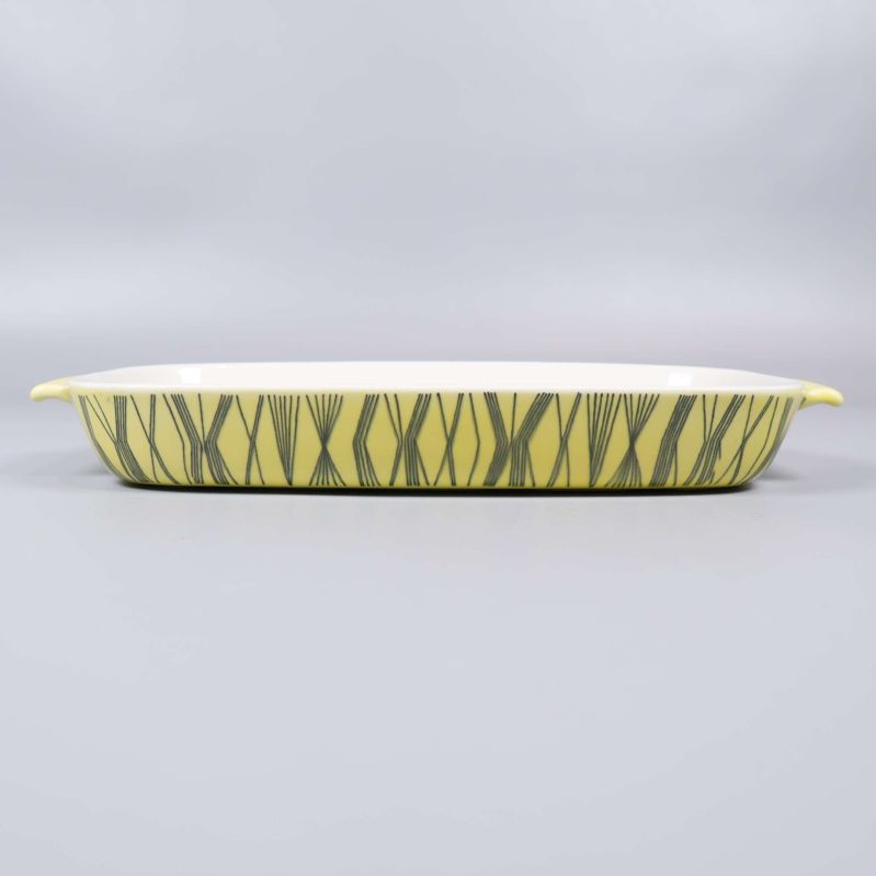 Ugnsform sedd från sidan med gult mönster