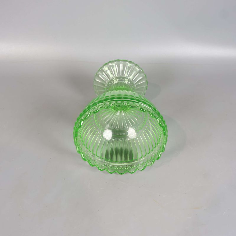 Glasskål underifrån med synlig bottenstruktur