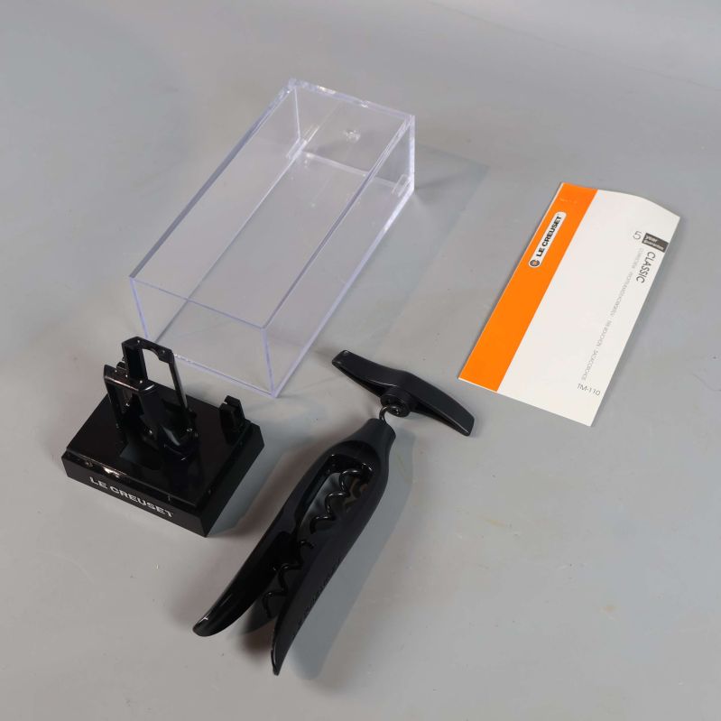 Le Creuset korkskruv isärplockad med förpackning, ställ och manual