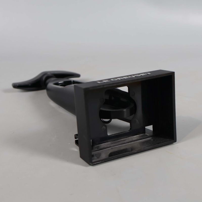 Undersida av Le Creuset korkskruvens svarta ställ