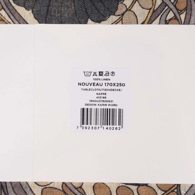 Etikett med materialinformation och mått för Linum-duk