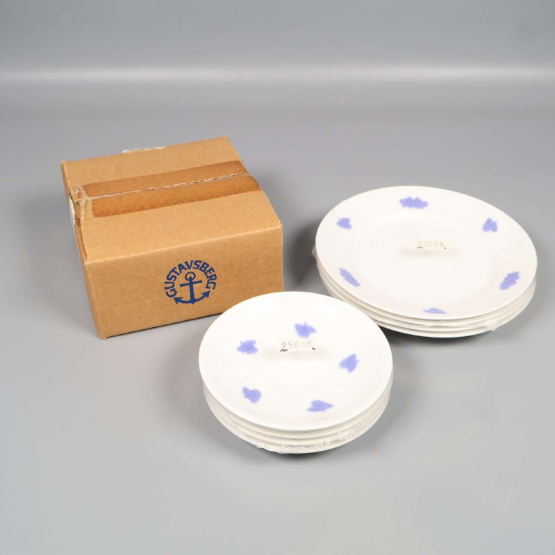 Kaffeservis med blå dekorer och Gustavsberg-kartong