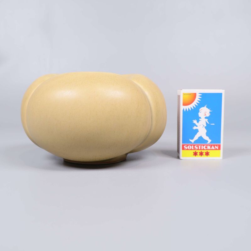 Värmeljushållare i jämförelse med tändsticksask