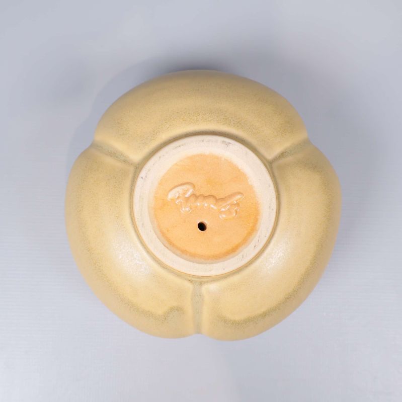 Värmeljushållare undersida med signerad botten