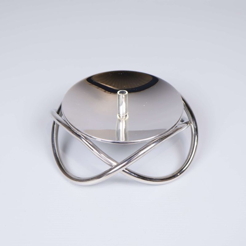 Glänsande rund ljusstake med unik form