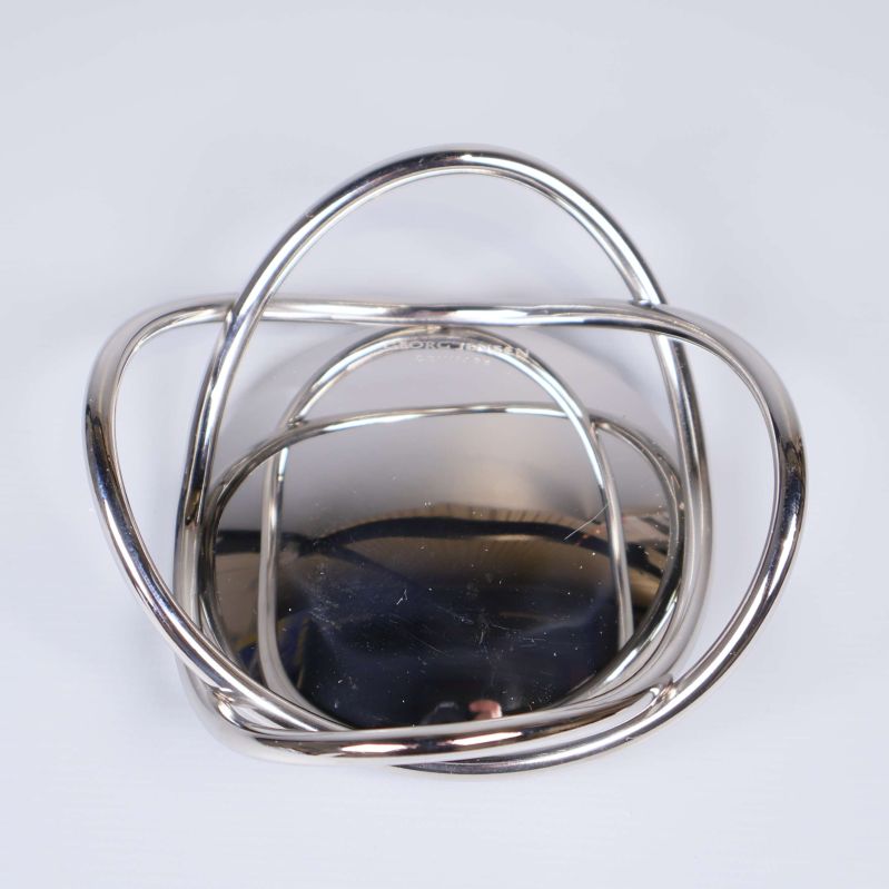 Sida av ljusstaken visar konstruktionsdetaljer