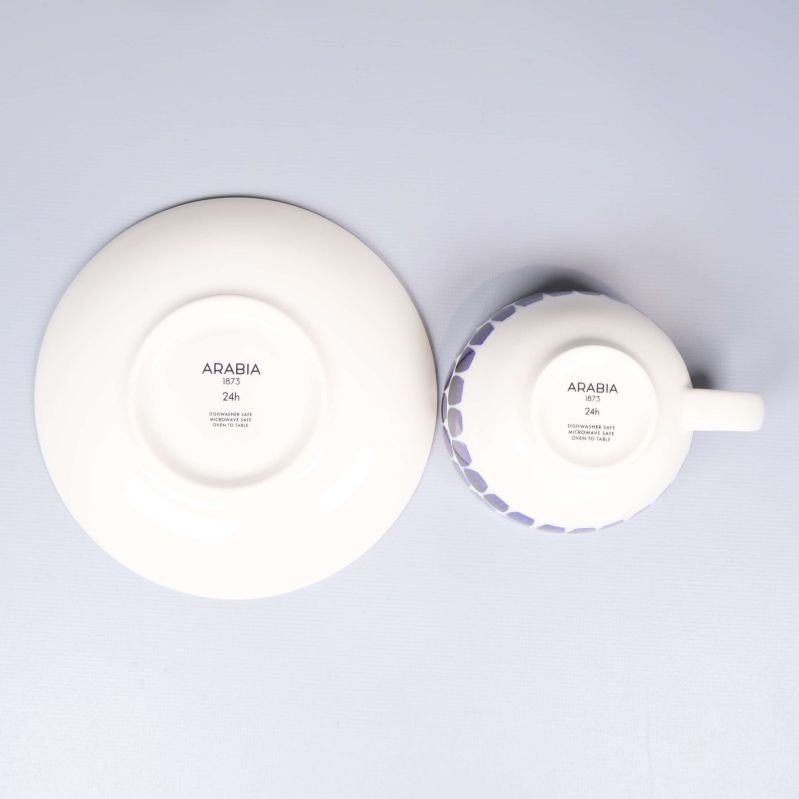 Arabia 24h märkning på koppens och fatets undersida