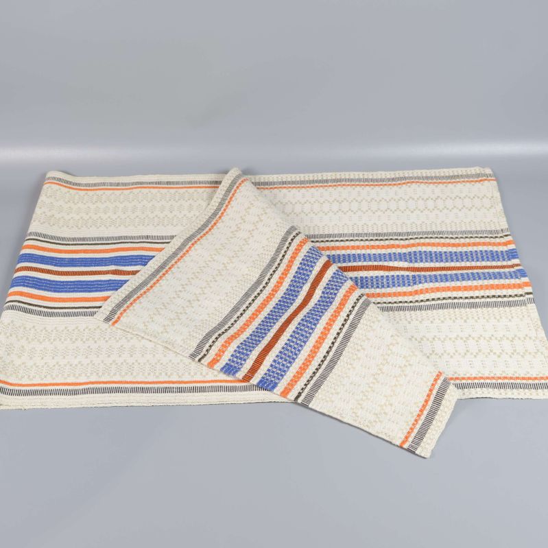 Löpare dubbelt vikt för att visa mönster och kanter