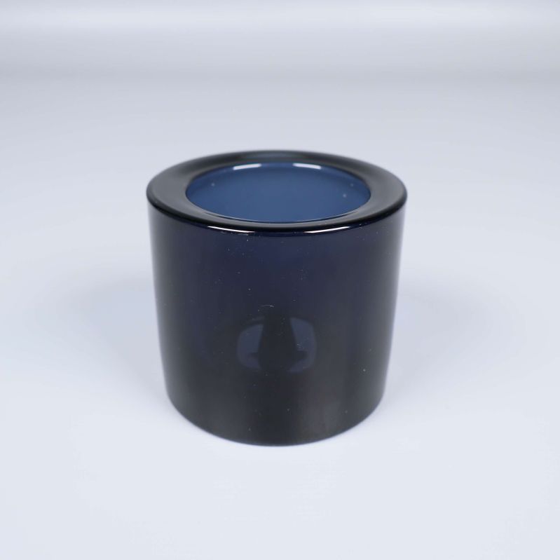 Blå glaslykta med enkel och modern design