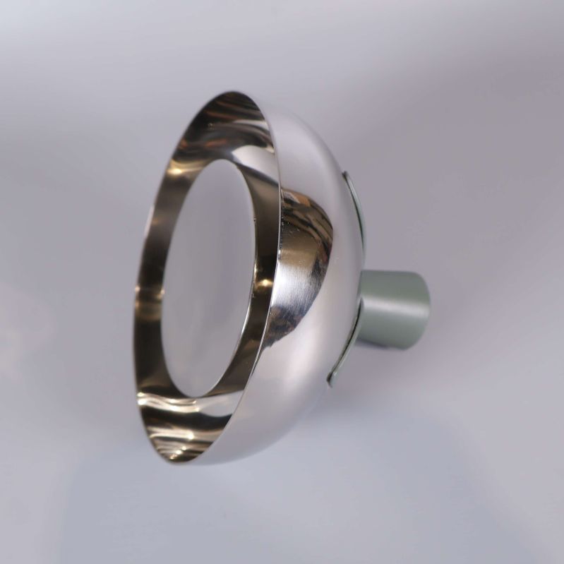 Botten av ljusstaken visas inuti