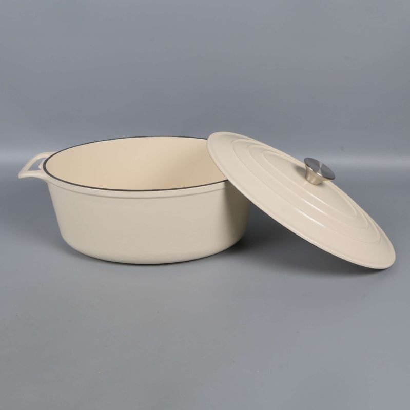 Gryta med avtaget lock, synlig insida