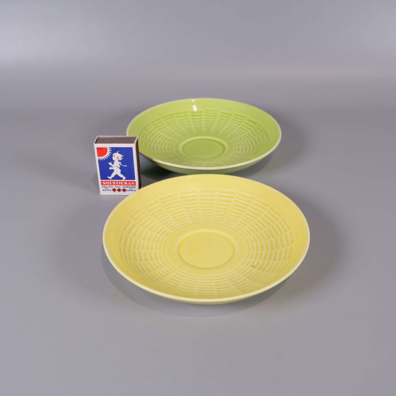 Kultfat med tändsticksask som storleksreferens