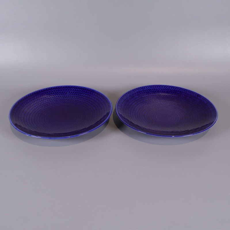 Två assietter placerade sida vid sida