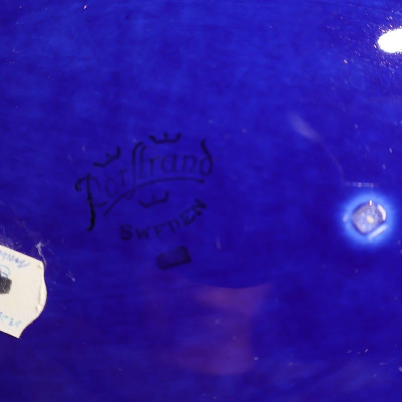 Rörstrand stämpel på undersidan av blått serveringsfat