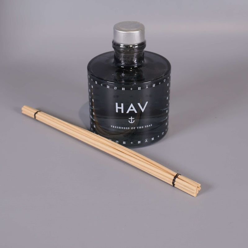 HAV doftpinnaflaska och bunt med pinnar