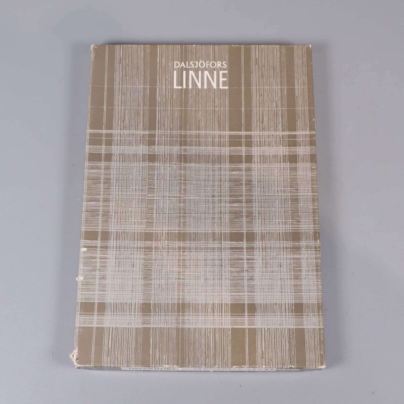 förpackning med rutigt mönster