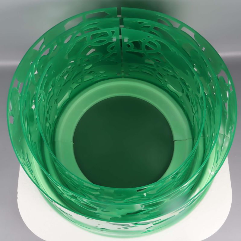 Lampskärmen fotad uppifrån visar lager-på-lager design