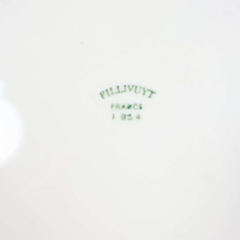 Stämpel Pillivuyt France 1854 under tallriken