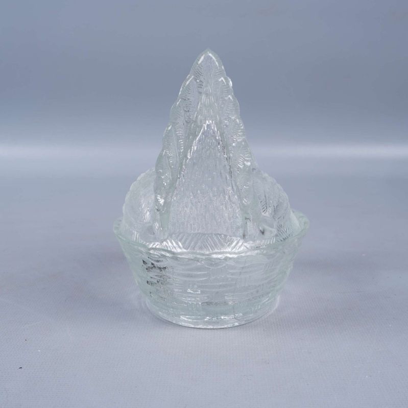 Glasskål med hönsform sedd bakifrån