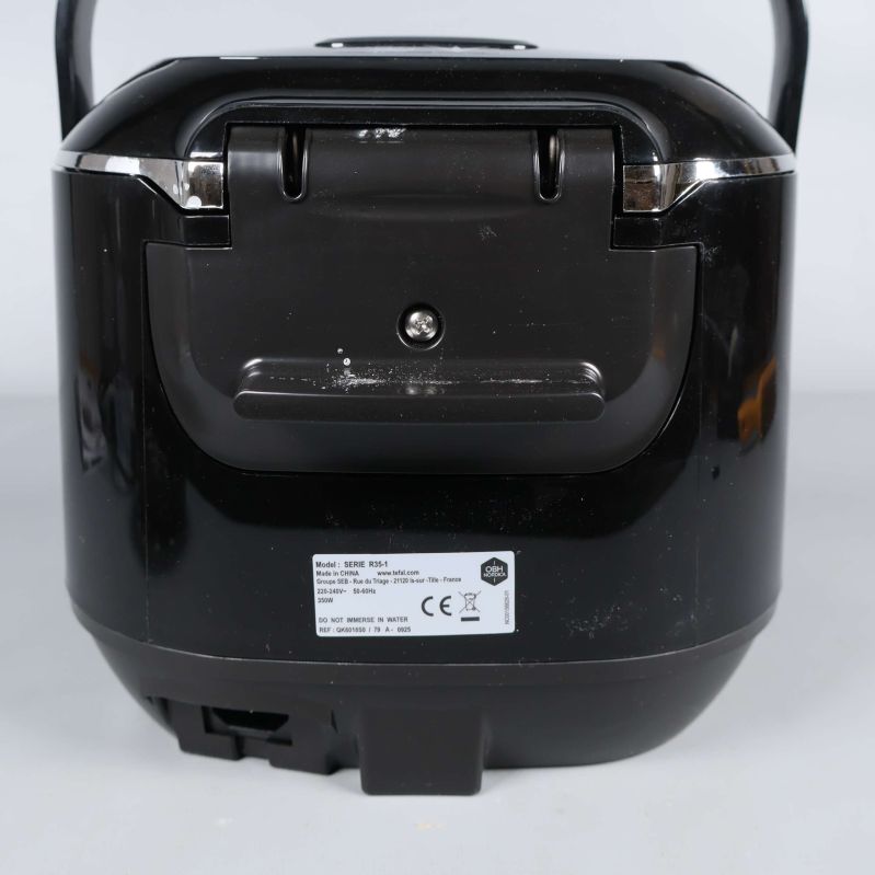 Riskokare bakifrån med anslutningsdetaljer