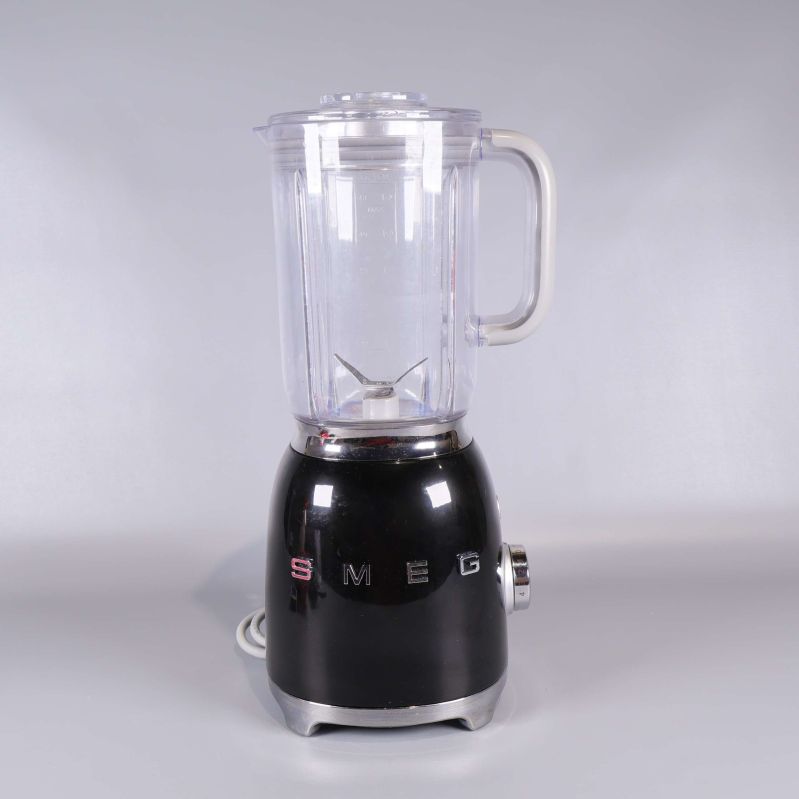 Svart SMEG blender med genomskinlig kanna