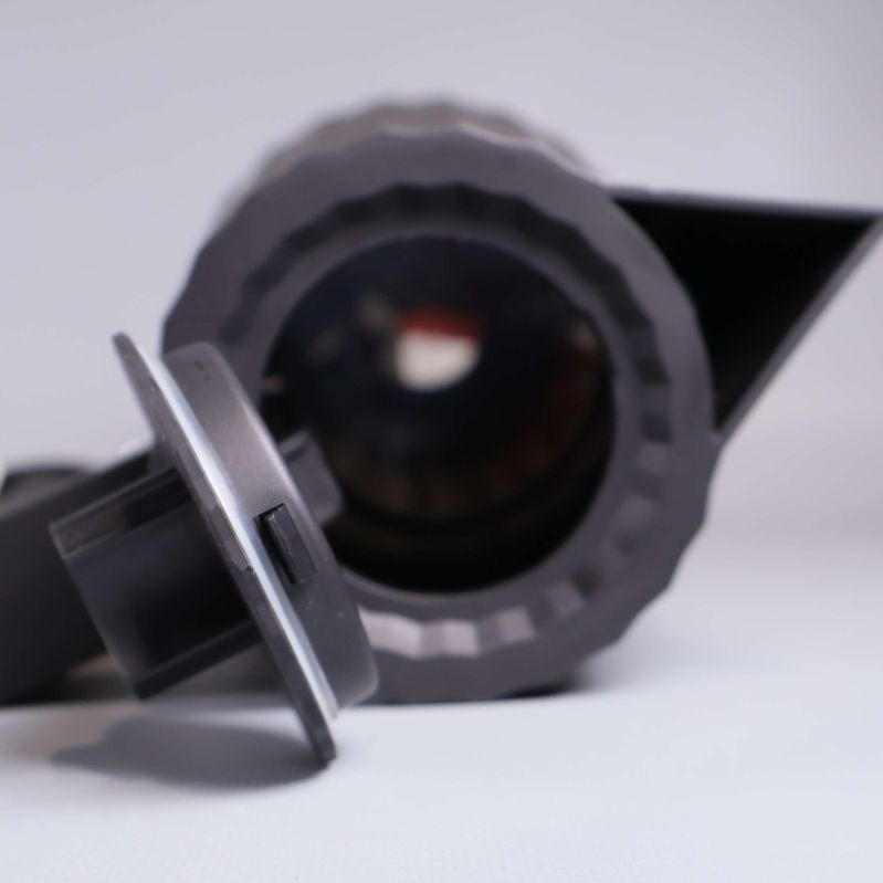 Vattenkokarens öppning och lock set i närbild