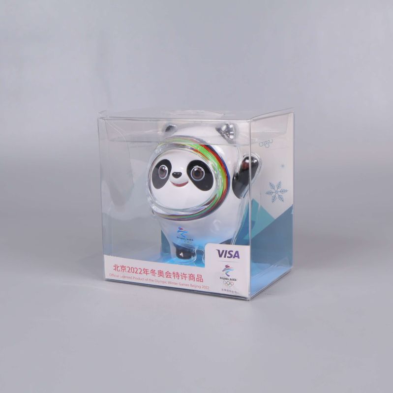 Pandafigur i ask sedd snett framifrån