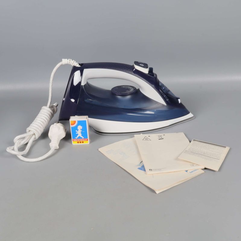Philips strykjärn med tillbehör och manualer