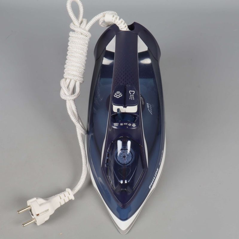 Strykjärn ovanifrån med synlig temperaturkontroll