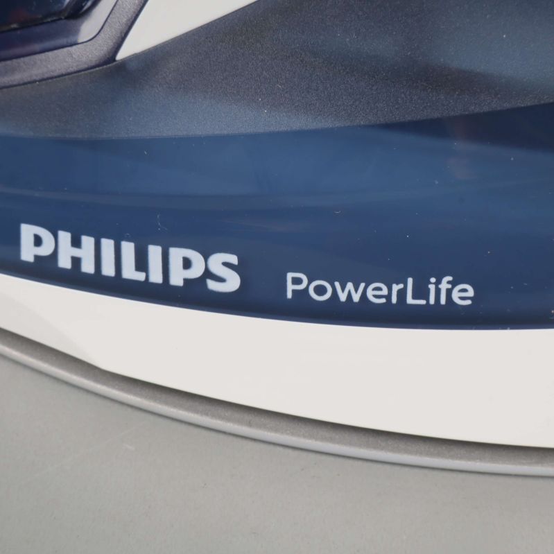 Philips PowerLife-logotyp synlig på strykjärnet