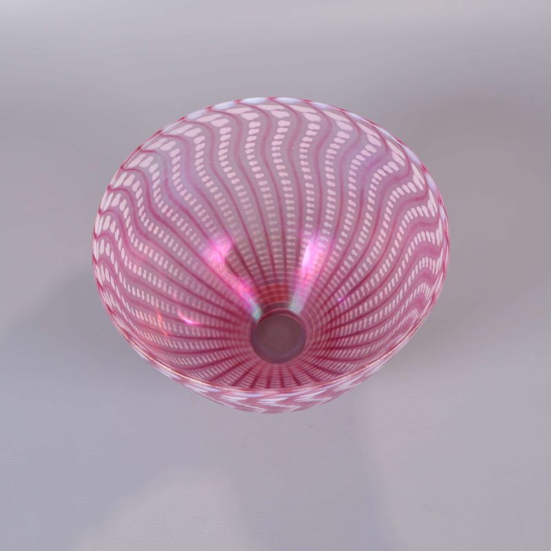 Glasskål fotad uppifrån med tydligt synligt vågmönster