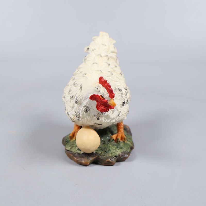 Höndekoration framifrån med synligt ägg