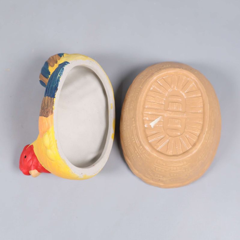 Keramikburkens lock och underdel fotograferade uppifrån