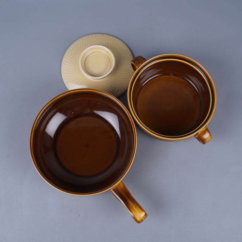 Serveringsskålar och lock visade uppifrån med tydliga handtag