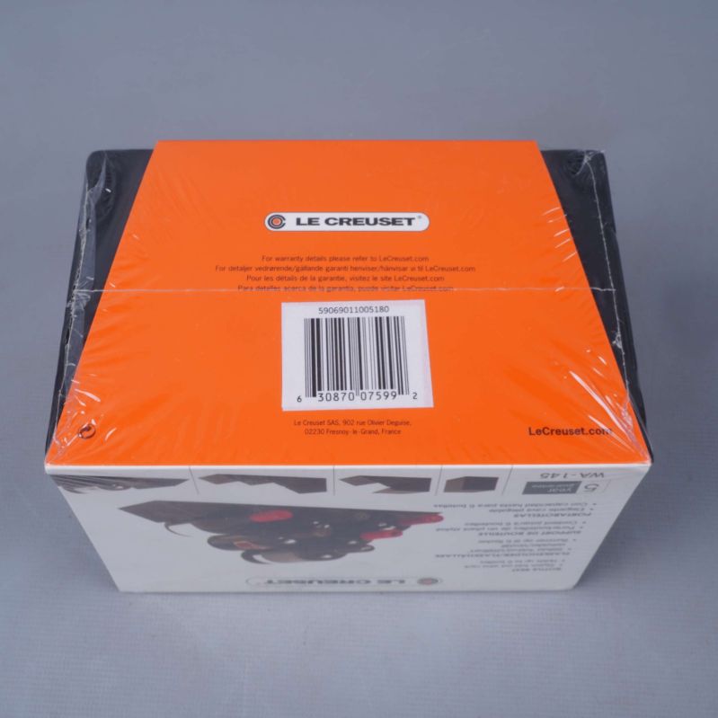 Baksida av Le Creuset kartong med streckkod