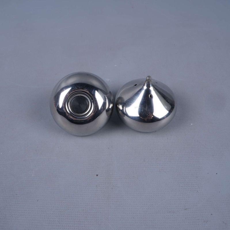 En kryddströare sedd underifrån med öppning