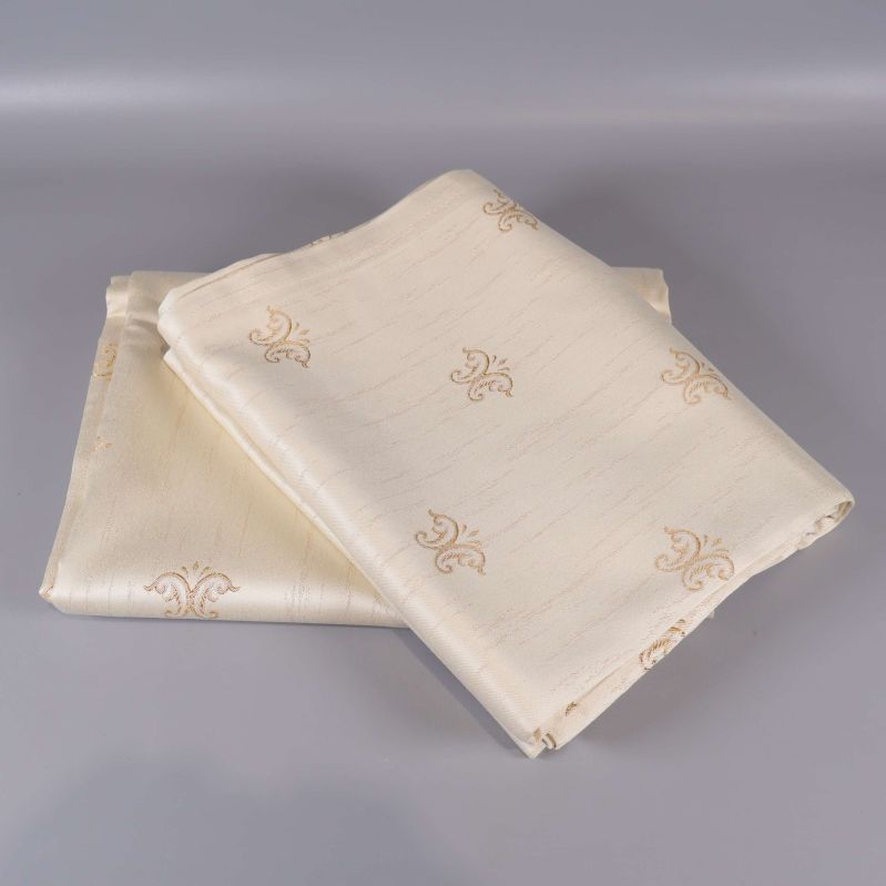 Gardiner hoplagda med guldigt mönster tydligt