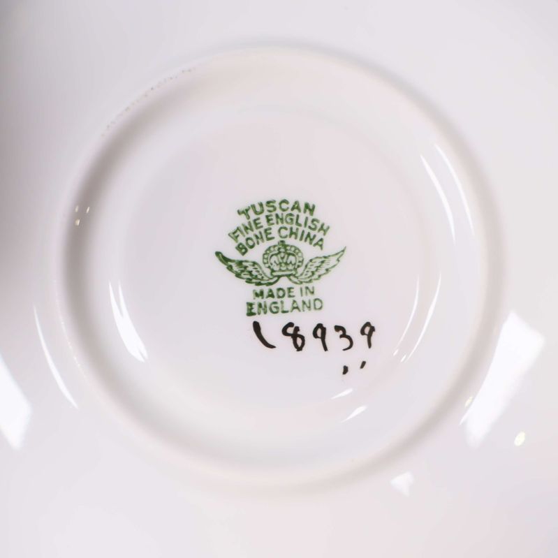 Stämpel med texten Tuscan Fine English Bone China