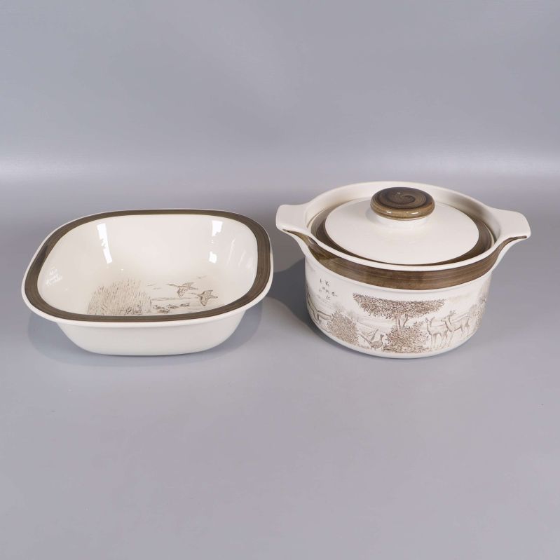 Karott med lock och fyrkantig skål i naturfärger