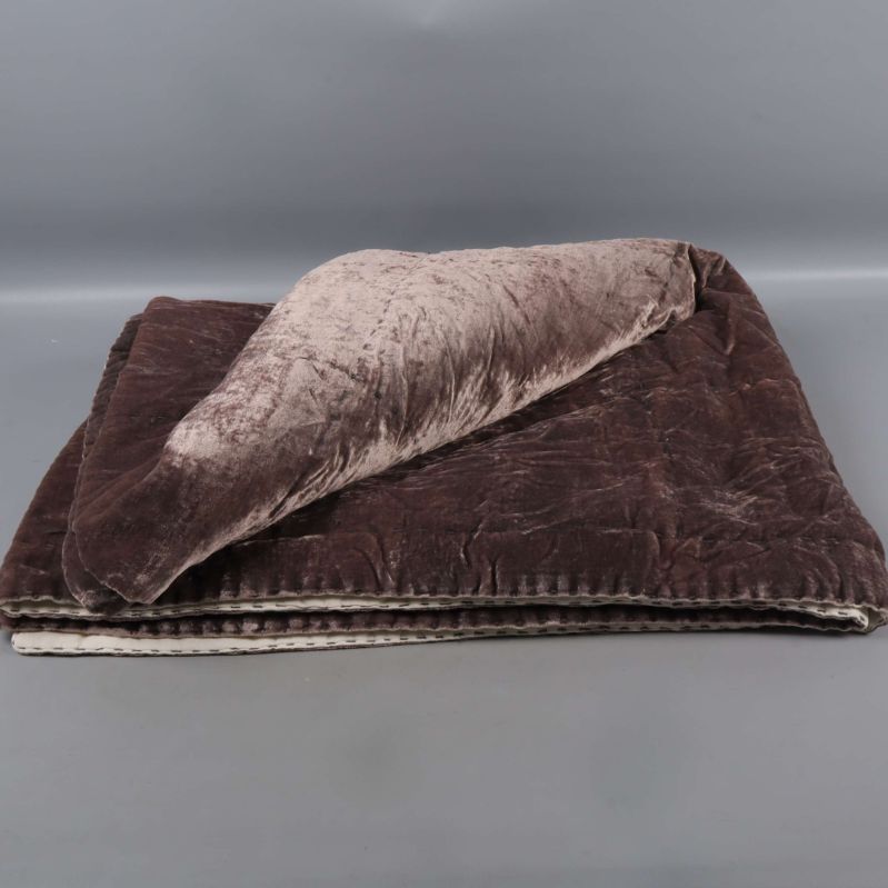 Filt delvis vikt så båda sidor visas