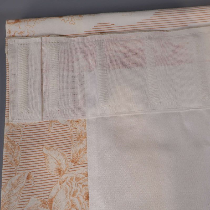 Gardins övre kant med kanal för upphängning