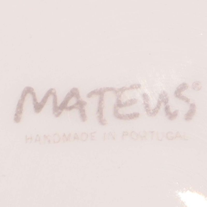 Närbild på Mateus-logotyp och text Handmade in Portugal
