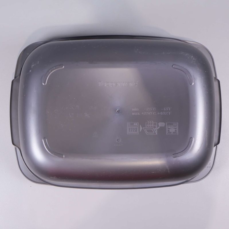 Undersidan av Tupperware Ultra Pro ugnsform