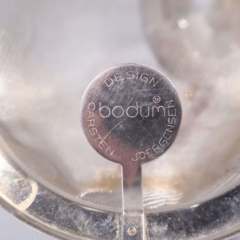 Närbild på sil som visar Bodum-logotyp