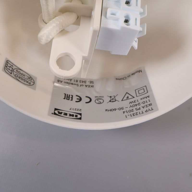 IKEA och säkerhetsmärkning på insidan av takkopp